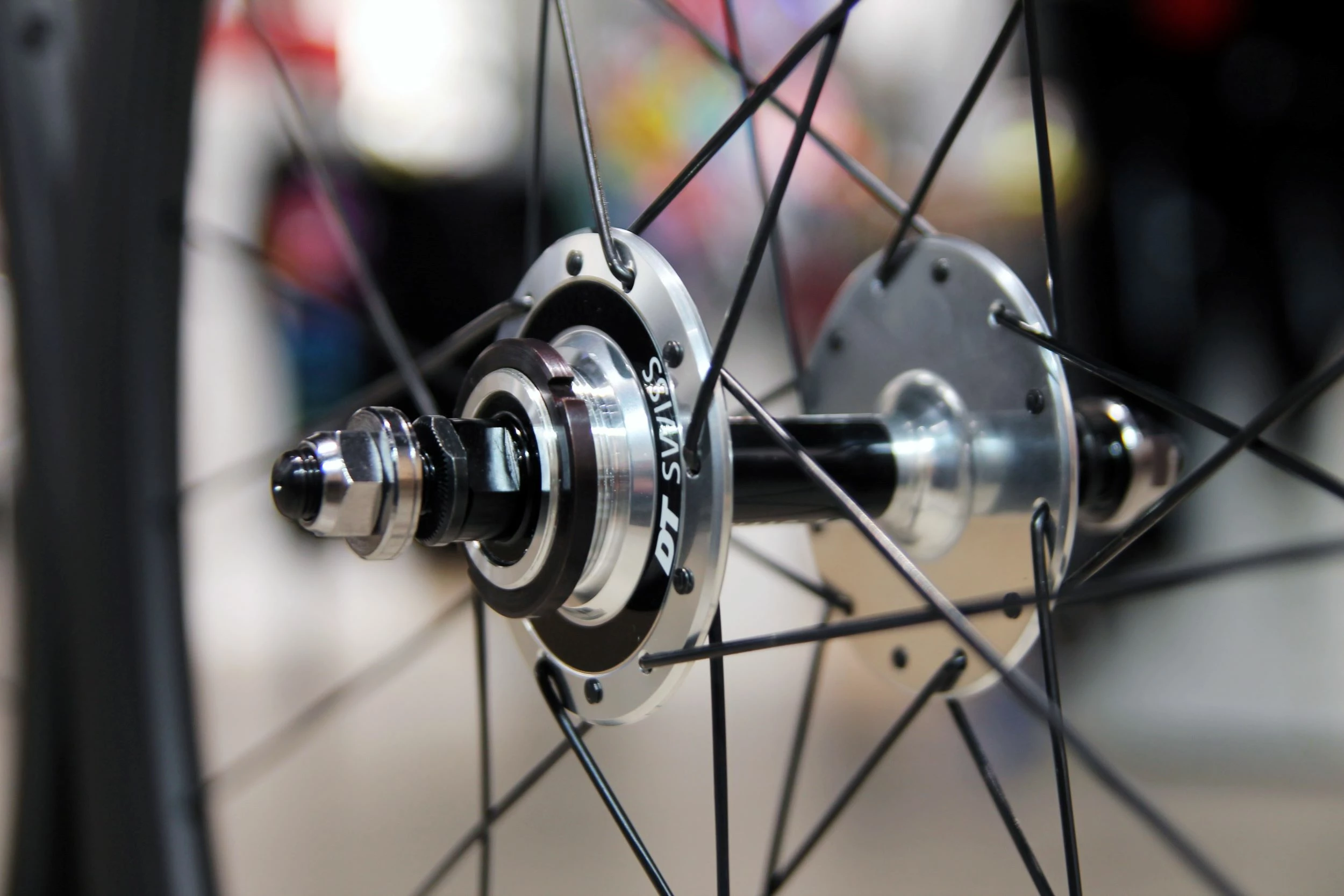 SMParts. Force 45 TLR 3K Twill Weave X DT SWISS 370 Track 20/24 Loch Laufradsatz 3 SMParts. Force 45 TLR 3K Twill Weave X DT SWISS 370 Track 20/24 Loch Laufradsatz – Bild 3