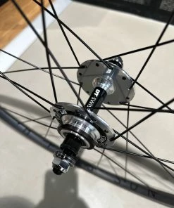 H+Son Archetype X DT-Swiss 370 Track Naben Laufradsatz - Anodized Grey 20/24Loch -Fahrrad Verkaufsladen H Son Arche DT370 LRS Grey 1