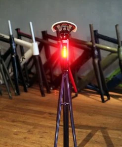 LightSKIN LED Sattelstütze Mit Integriertem Rücklicht -Fahrrad Verkaufsladen Lightskin LED Sattelstuetze 7