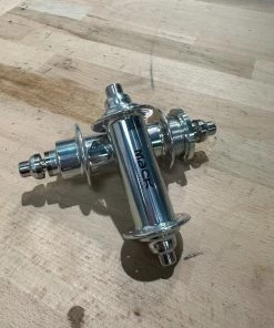 MACK HUBS Superlight Track Naben-Set Low Flange -geschlitzt- 16 Loch Silber Fixed-only