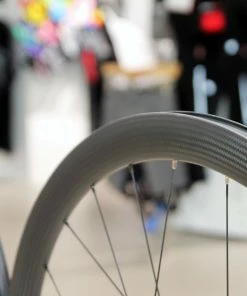 SMParts. Force 45, T700 Clincher TLR Carbon Felge 3K Twill Weave, 700c 28" -Fahrrad Verkaufsladen SMP Force45 Carbonfelge 3K 5