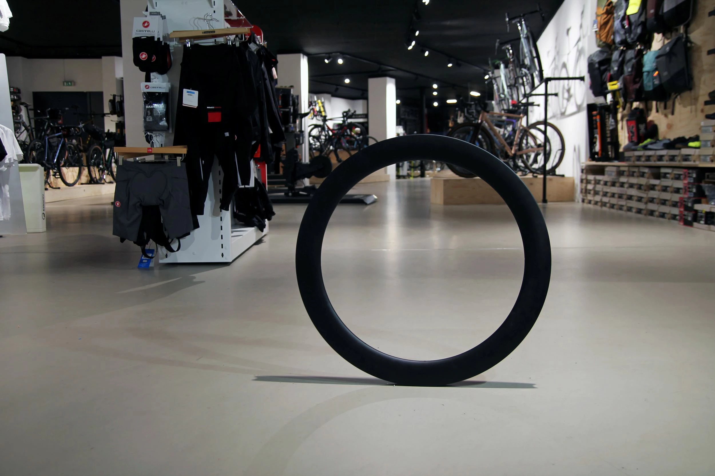 SMParts. Force 63, T700 Clincher TLR Carbon Felge UD Matt, 700c 28" 2 SMParts. Force 63, T700 Clincher TLR Carbon Felge UD Matt, 700c 28" – Bild 2