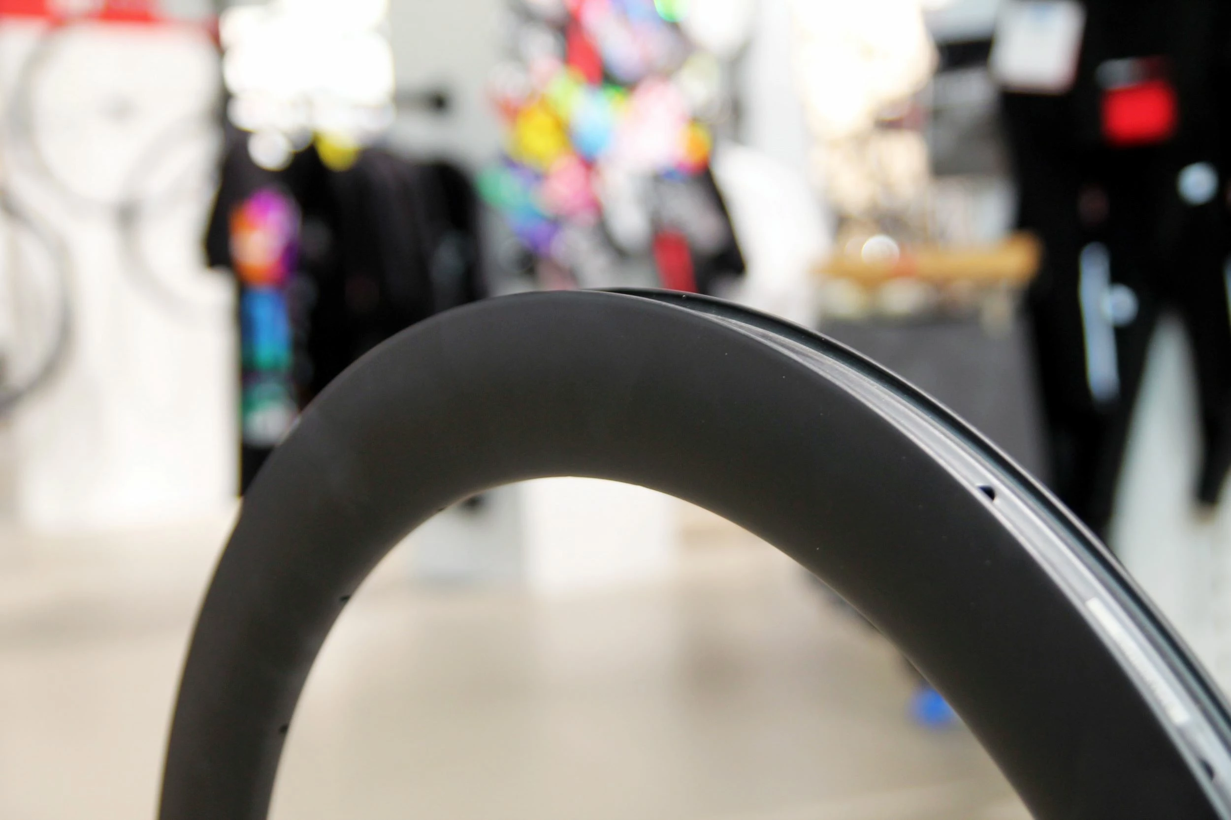 SMParts. Force 63, T700 Clincher TLR Carbon Felge UD Matt, 700c 28" 1 SMParts. Force 63, T700 Clincher TLR Carbon Felge UD Matt, 700c 28"