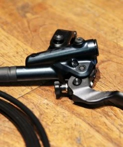 Shimano Scheibenbremsanlage 4-Kolben BR-MT420 & SLX BL-7100 Hebel Für (e)Bullitt -Fahrrad Verkaufsladen Shimano MT420 SLX 6