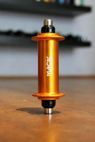 MACK HUBS Superlight Track Vorderrad Nabe Niederflansch - Farbig 4 MACK HUBS Superlight Track Vorderrad Nabe Niederflansch - Farbig – Bild 4