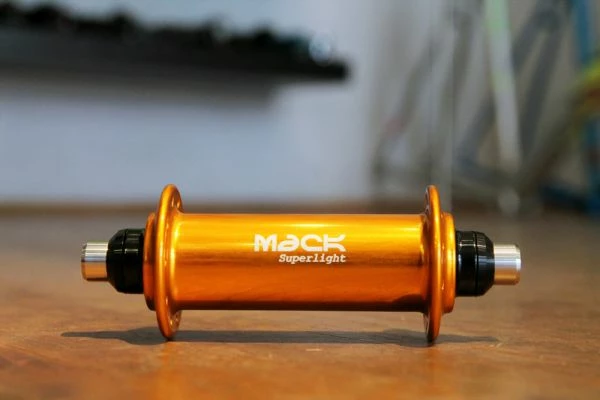 MACK HUBS Superlight Track Vorderrad Nabe Niederflansch - Farbig 5 MACK HUBS Superlight Track Vorderrad Nabe Niederflansch - Farbig – Bild 5