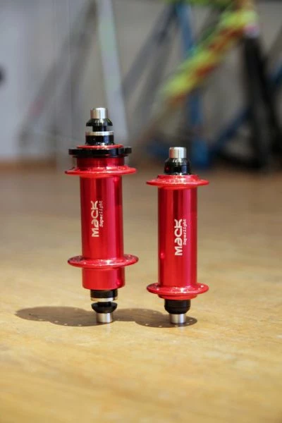 MACK HUBS Superlight Track Vorderrad Nabe Niederflansch - Farbig 2 MACK HUBS Superlight Track Vorderrad Nabe Niederflansch - Farbig – Bild 2